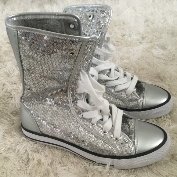 Beautiful silver sequin snickers - Picture 2 of 5